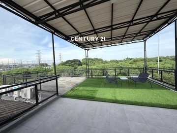 Rumah Mewah Semi Furnished Di Cluster Waterfront Lippo Cikarang