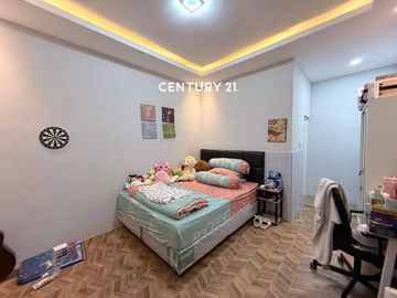Rumah Mewah Semi Furnished Di Cluster Waterfront Lippo Cikarang