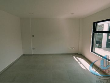 CASA EN FRACCIONAMIENTO EN VENTA ATRAS DE PLAZA SAN DIEGO