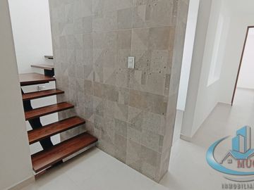 CASA EN FRACCIONAMIENTO EN VENTA ATRAS DE PLAZA SAN DIEGO