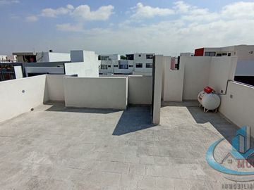 CASA EN FRACCIONAMIENTO EN VENTA ATRAS DE PLAZA SAN DIEGO