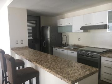 Venta y Renta de PH amueblado en Santa Fe Juriquilla