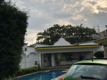 Casa en Venta con Alberca y Jardín en Zona Norte de Cuernavaca.