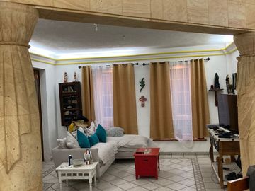 Casa en Venta con Alberca y Jardín en Zona Norte de Cuernavaca.