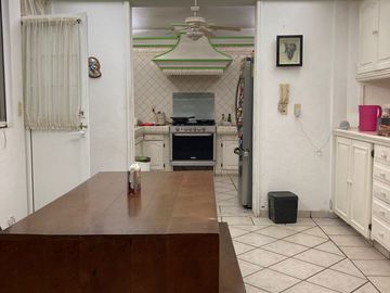Casa en Venta con Alberca y Jardín en Zona Norte de Cuernavaca.