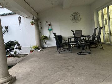 Casa en Venta con Alberca y Jardín en Zona Norte de Cuernavaca.