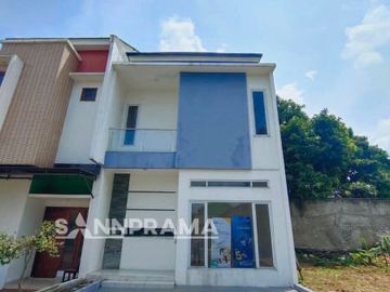 RN Rumah 2 Lantai di Pinggir Jalan Muhctar Sawangan Cluster