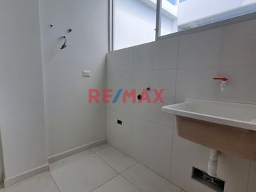 DEPARTAMENTO EN VENTA EN LA URBANIZACIÓN LOS SAUCES PIMENTEL
Un lugar seguro para vivir rodeado de parques y jardines,muy cerca de todo lo que necesi