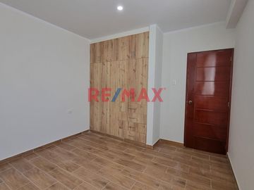 DEPARTAMENTO EN VENTA EN LA URBANIZACIÓN LOS SAUCES PIMENTEL
Un lugar seguro para vivir rodeado de parques y jardines,muy cerca de todo lo que necesi