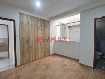 DEPARTAMENTO EN VENTA EN LA URBANIZACIÓN LOS SAUCES PIMENTEL
Un lugar seguro para vivir rodeado de parques y jardines,muy cerca de todo lo que necesi