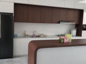 6 Bedroom House for sale