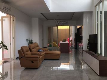 6 Bedroom House for sale