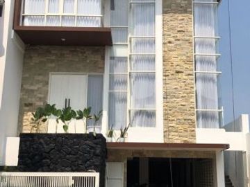 6 Bedroom House for sale