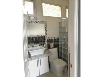 Se Vende Moderna y Amplia Casa en Altos del Maria