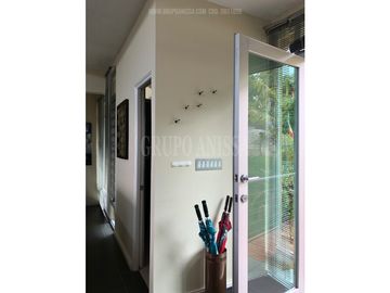 Se Vende Moderna y Amplia Casa en Altos del Maria