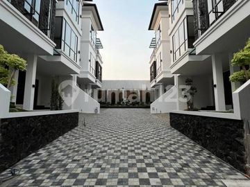 For Sale Brand New House 3 Lantai di Lebak Bulus, Jaksel
