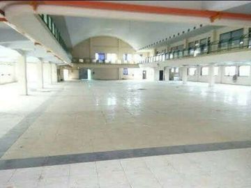 Di jual cepat gedung 4 Lantai di jalan raya Soekarno hatta (Raya Pandaan Bangil)*