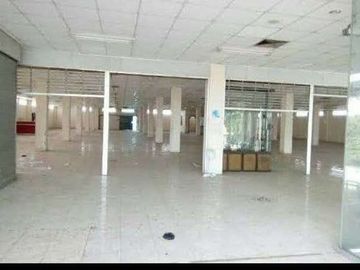 Di jual cepat gedung 4 Lantai di jalan raya Soekarno hatta (Raya Pandaan Bangil)*