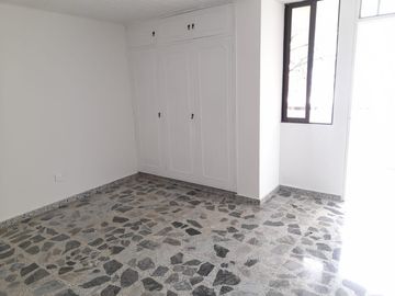 apartamento en venta en versalles. Cod V118210