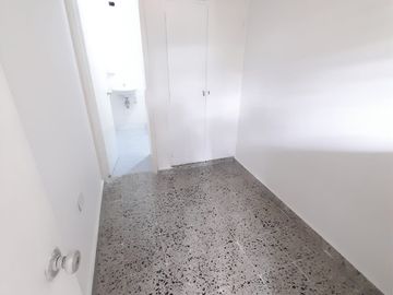 apartamento en venta en versalles. Cod V118210