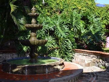 Casa Terreno Finca Huerta con  Alberca Cancha de Tenis, Todos los Servicios