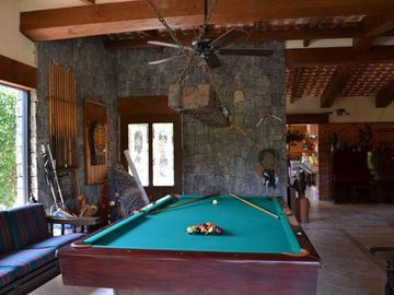 Casa Terreno Finca Huerta con  Alberca Cancha de Tenis, Todos los Servicios