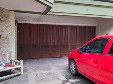 BU CEPAT rumah BESAR dijual di gegerkalong bandung