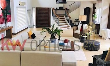 Luxury House for Sale in Ayala Alabang Village, Muntinlupa