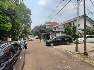 Rumah Luas Lokasi Strategis di Kramat Pela, Jakarta Selatan