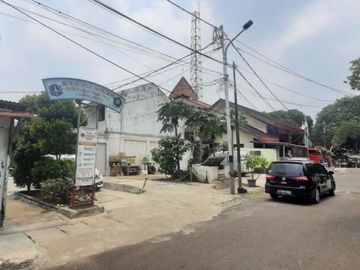 Rumah Luas Lokasi Strategis di Kramat Pela, Jakarta Selatan