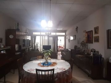 Rumah Luas Lokasi Strategis di Kramat Pela, Jakarta Selatan