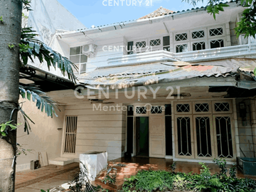 Rumah Minimalis Asri Dekat Taman Suropati