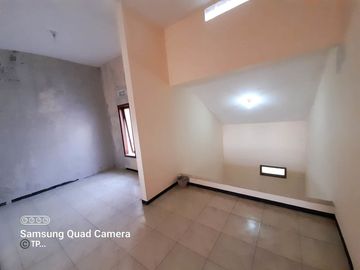 Rumah 2 Lantai Luas 94 di Sawojajar 2 kota Malang
