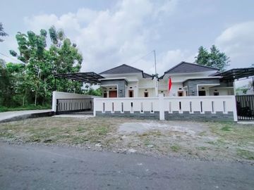 Rumah di Klidon, Cantik Siap Huni 2 Unit