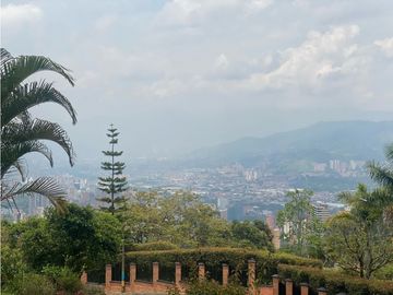 Venta de  casa independiente en El Poblado Medellín