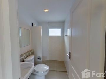 4 Bedroom House for sale at Siwalee Meechok