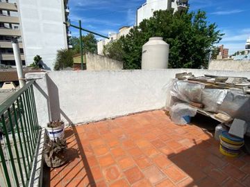 Casa PH en venta en Caseros