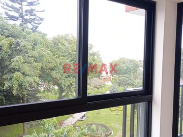 Lindos departamentos en preventa, con excelente ubicación en la Urb. Los Rosales. con hermosa vista a parque.
Financiado por el BCP.
ENTREGA MAYO 20