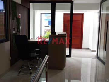 Lindos departamentos en preventa, con excelente ubicación en la Urb. Los Rosales. con hermosa vista a parque.
Financiado por el BCP.
ENTREGA MAYO 20