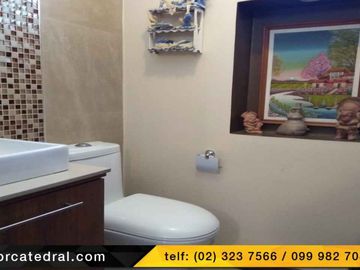 Casa de venta en Av Gonzalez Suarez - Conocoto – código:17458