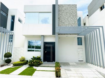 CASAS EN URBANIZACIÓN TERRAZAS DE SANTA MARA EN MANTA
