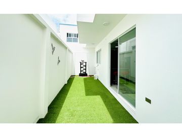 CASAS EN URBANIZACIÓN TERRAZAS DE SANTA MARA EN MANTA