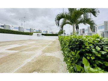 CASAS EN URBANIZACIÓN TERRAZAS DE SANTA MARA EN MANTA