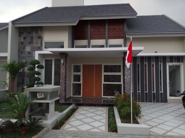 Rumah SIAP HUNI SEMI FURNISH EKSKLUSIF di Kudus