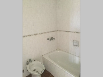 Departamento Triplex en Venta en Caballito, 4 ambientes 4 baños 150 m2 + balcón, patio, terraza, parrilla, 2 cocheras – Galicia 1900