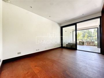 Departamento en venta de 4 dorm. en Las Condes
