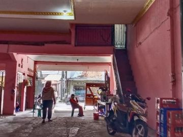 Rumah mewah, luas , strategis bonus tempat usaha di Bekasi timur.