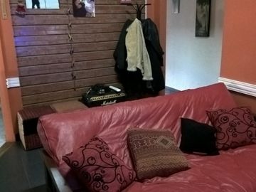 Garin Casa Zona Céntrica - sobre lote 281mts2 - a 1 cuadra Boulevard Pte. Peron - todos los servicios - 110mts cubiertos.-
