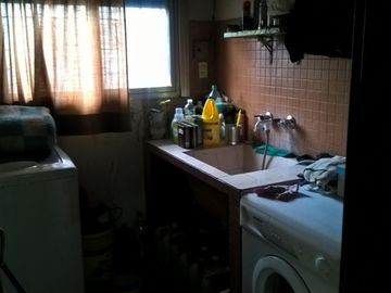 Garin Casa Zona Céntrica - sobre lote 281mts2 - a 1 cuadra Boulevard Pte. Peron - todos los servicios - 110mts cubiertos.-