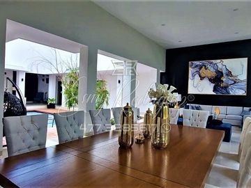CASA EN VENTA León,Gto; EL BOSQUE, CAMPO DE GOLF, UN PISO, 4 RECAMARAS, ALBERCA.